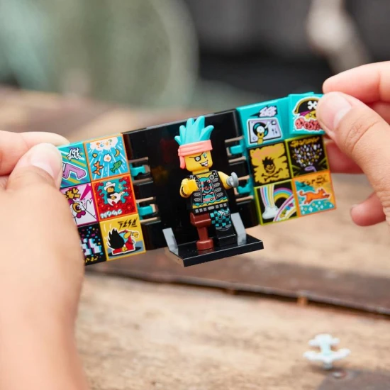 Schaffen Sie musikalische Erlebnisse mit der LEGO VIDIYO Punk Pirate BeatBox. Tragbares Spielzeug für Spaß unterwegs.