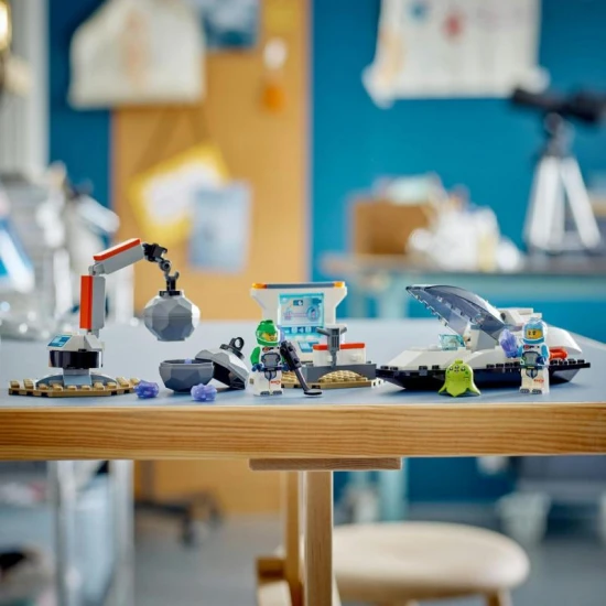 Mit diesem LEGO City Raumschiff- und Asteroidenentdeckungs-Spielset können Kinder zu echten Astronauten werden.