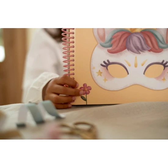 Little Dutch Buch mit Ausschneide-Masken Rosa