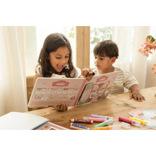 Little Dutch Buch mit Ausschneide-Masken Rosa
