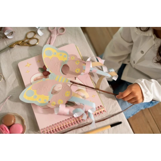 Little Dutch Buch mit Ausschneide-Masken Rosa