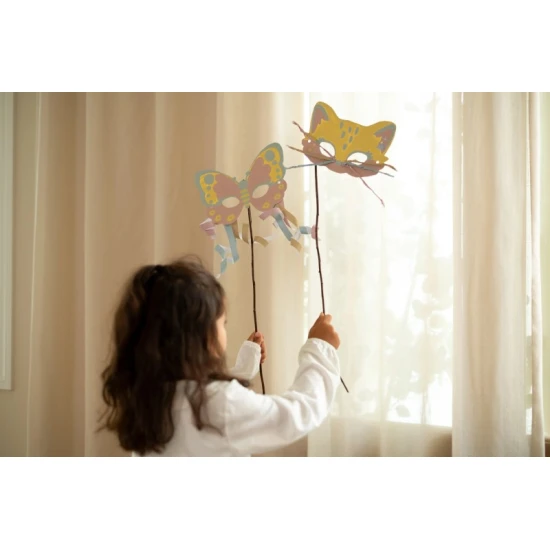 Little Dutch Buch mit Ausschneide-Masken Rosa