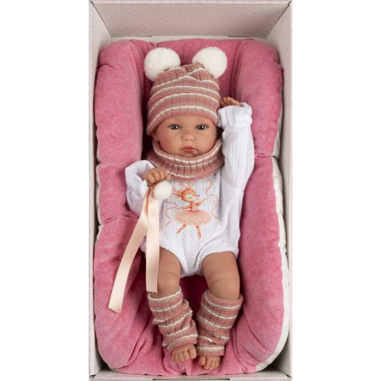 Llorens Babypuppe mit Vollvinylkörper Mädchen mit gestreifter Bommelmütze 35 cm Llorens Babypuppe mit Vollvinylkörper Mädchen mit gestreifter Bommelmütze 35 cm