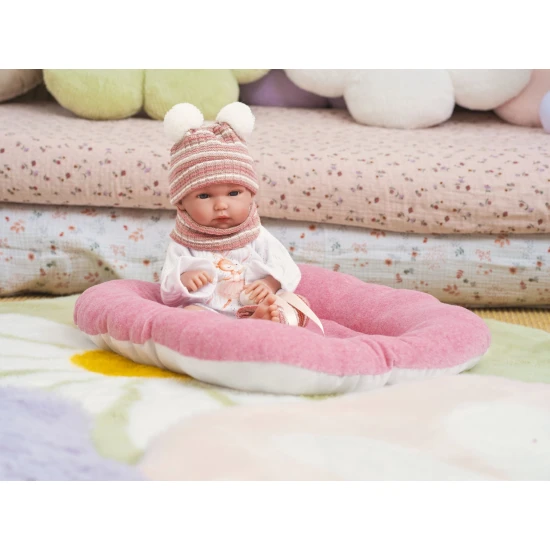 Llorens Babypuppe mit Vollvinylkörper Mädchen mit gestreifter Bommelmütze 35 cm Llorens Babypuppe mit Vollvinylkörper Mädchen mit gestreifter Bommelmütze 35 cm