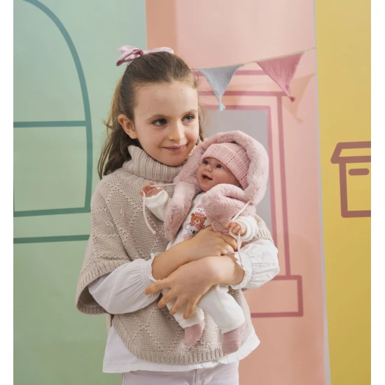 Llorens Babypuppe mit Geräuschen und weichem Körper in einer Fellweste mit Kapuze 38 cm