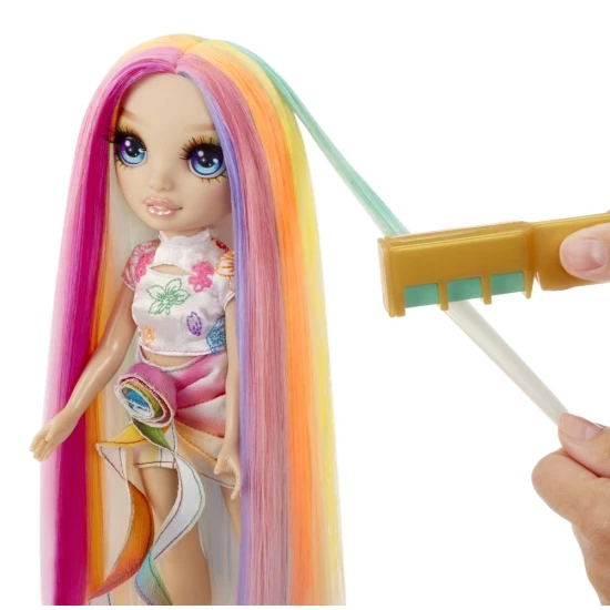Rainbow High Amaya Puppe mit langen bunten Haaren und Haarkreiden