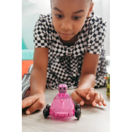 Machen Sie sich bereit für das Rennen mit dem magnetischen Bausatz „Dashers“.