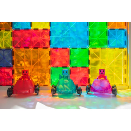 Machen Sie sich bereit für das Rennen mit dem magnetischen Bausatz „Dashers“.