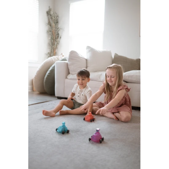 Machen Sie sich bereit für das Rennen mit dem magnetischen Bausatz „Dashers“.