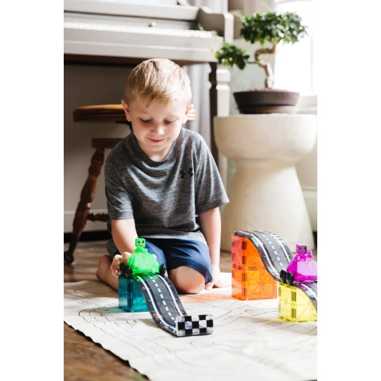 Magnetischer Bausatz Downhill Duo 40-teilig. Ein tolles Geschenk für Kinder, die Autos lieben.