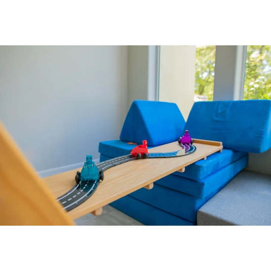 Mit dem Magnetbausatz lassen sich Wege unterschiedlicher Art erstellen.