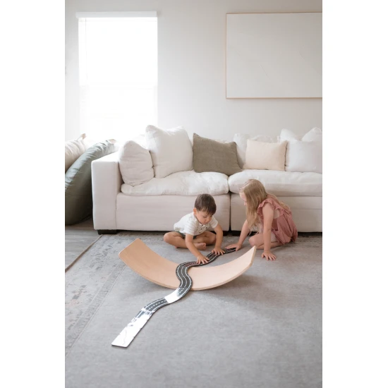 Mit dem Magnetbausatz lassen sich Wege unterschiedlicher Art erstellen.