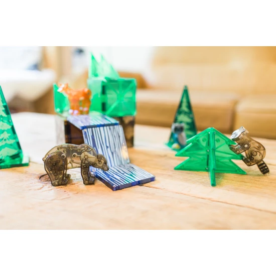 Magnetischer Bausatz mit Waldtierfiguren.