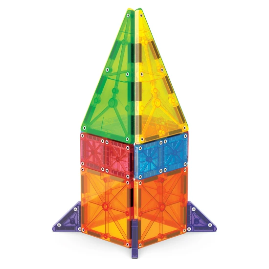 Das MAGNA-TILES-Bauset kombiniert große und kleine Steine.