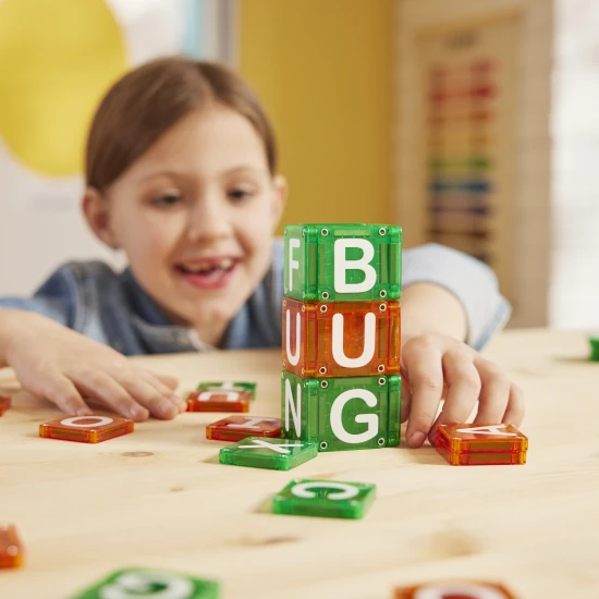 Spielerisches Lernen von Mathematik mit MAGNA-Tiles