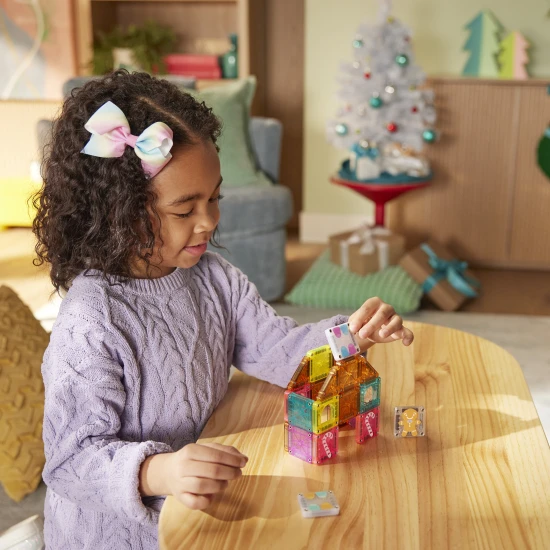 AGNA-TILES microMAGS Gingerbread House Travel Set – magnetisches Bauset mit 24 Teilen für Kinder ab 3 Jahren