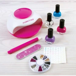 Glitzerndes Nagelstudio