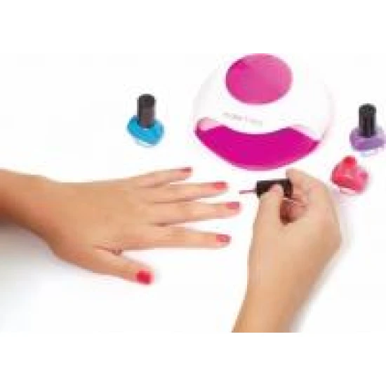 Glitzerndes Nagelstudio Glitzerndes Nagelstudio