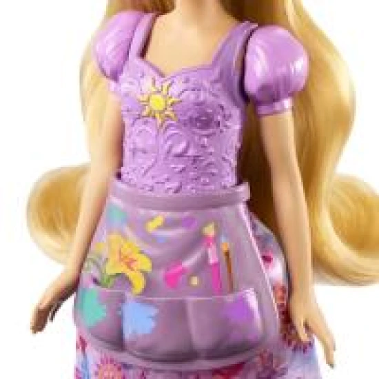 Disney Prinzessin Rapunzel mit Märchenkleidung