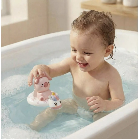 Niedliches schwimmendes Schweinchen – ideal für erste Wasserspiele