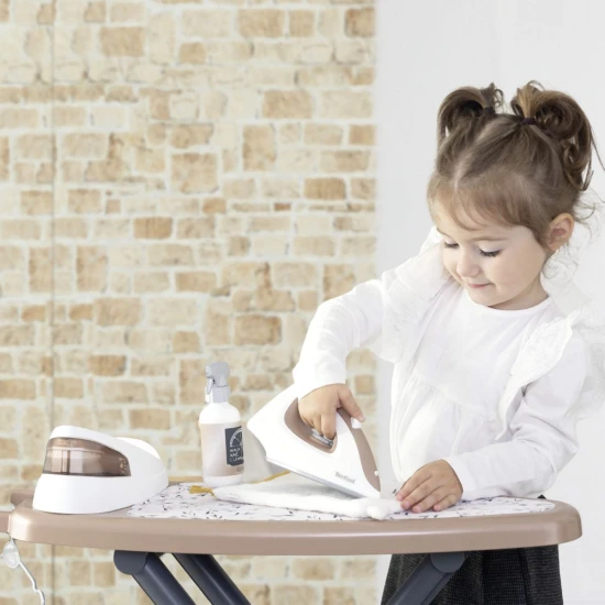 Tefal Bügelbrett und Bügeleisen mit Station Tefal Bügelbrett und Bügeleisen mit Station – Smoby SM330125
