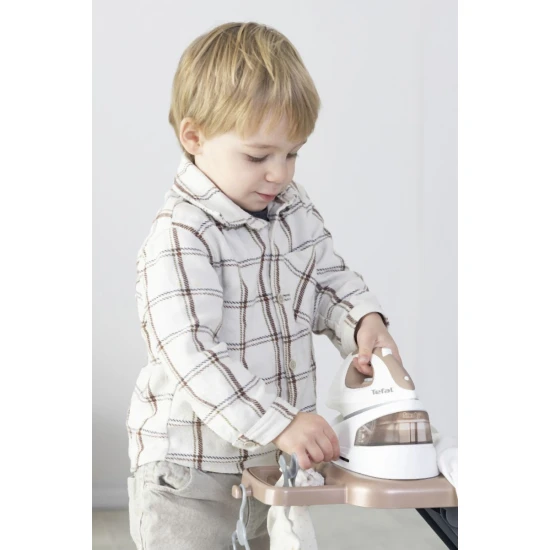 Tefal Bügelbrett und Bügeleisen mit Station Tefal Bügelbrett und Bügeleisen mit Station – Smoby SM330125