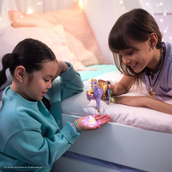Spin Master Unicorn Academy Leuchteinhorn und Figur 11 cm Sophia & Wildstar Spin Master Unicorn Academy Leuchteinhorn und Figur 11 cm Sophia & Wildstar