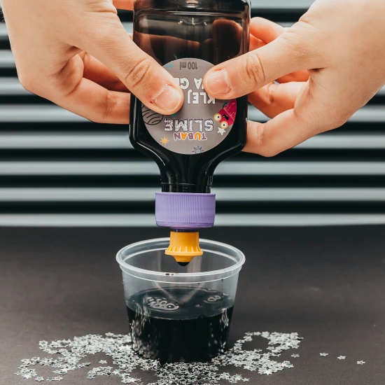 DIY-Schleim-Set zum Herstellen von Schleim-Universum für Kinder. Machen Sie Ihren eigenen Schleim.