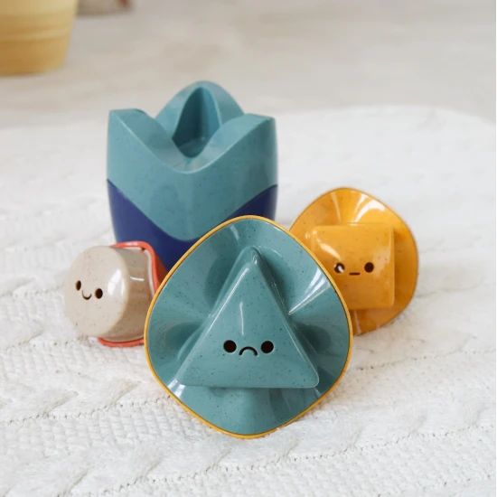 Eierstapelturm, ein didaktisches Spielzeug zur Entwicklung der Feinmotorik