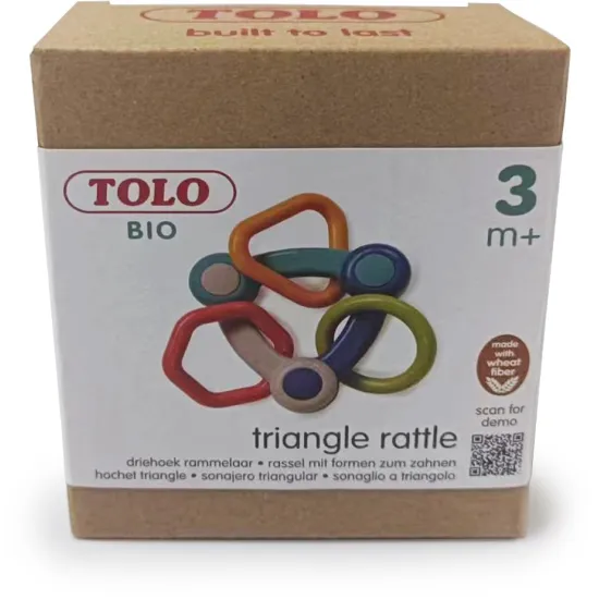 Bunte Rassel in Dreiecksform mit drei unterschiedlich geformten Anhängern.