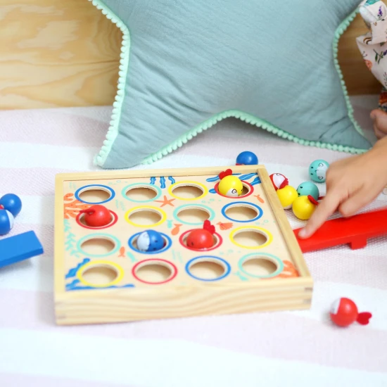 Kinderspiel Tooky Toy Hat, hüpf!