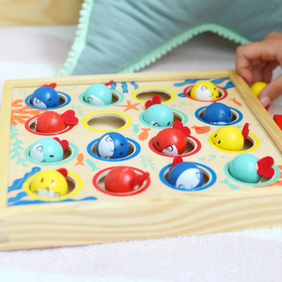 Kinderspiel Tooky Toy Hat, hüpf!