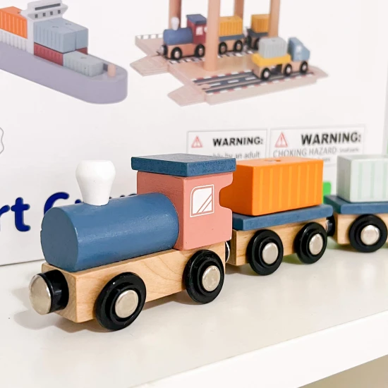 Holzkran für Kinder, Hafen und Eisenbahnstrecke