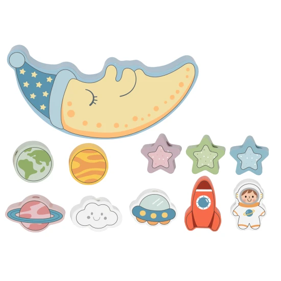 Eine Holzschaukel mit Weltraumwürfeln und Kinderspielzeug zum Balancieren und Bespannen in einem.