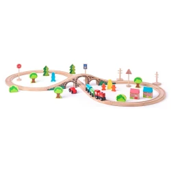 Holzeisenbahn Achter mit Zug
