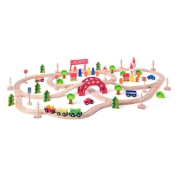 Holzeisenbahn mit Brücke und Haltestelle