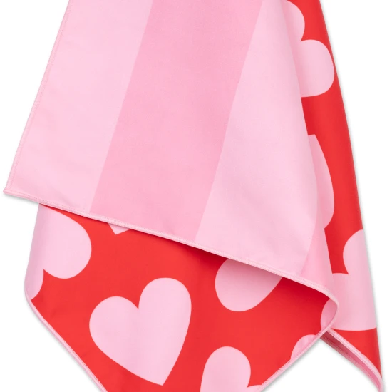 Schnelltrocknendes Mikrofaser-Strandtuch 135 x 65 cm Hearts Swim Essentials
