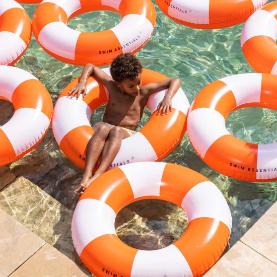 Swim Essentials Little Rescuer aufblasbares Rad – großes 90 cm gestreiftes Rad für Kinder und Erwachsene