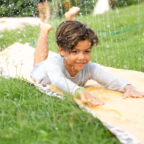 Swim Essentials Beige Leopard aufblasbare Wasserrutsche mit Düsen für Gartenspaß