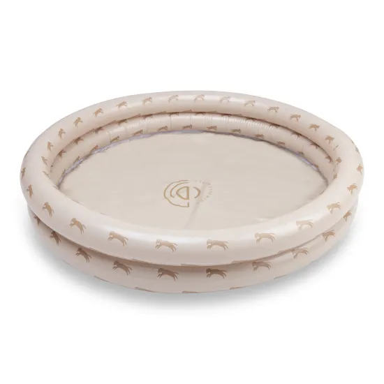 Der aufblasbare Kinderpool Brown Leopard 100 cm mit luxuriösen Leopardenmotiven in Grüntönen von Swim Essentials ist für Kinder ab 1 Jahr konzipiert.