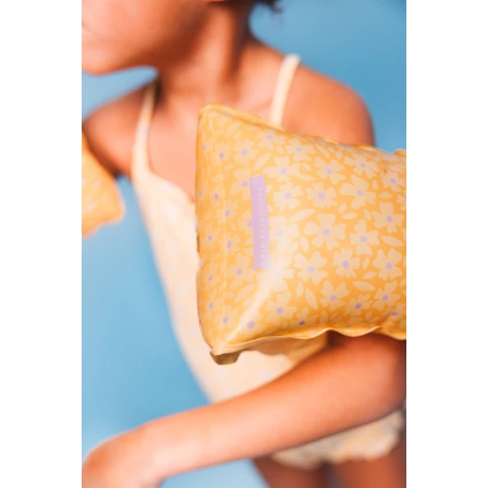Aufblasbare Swim Essentials Florish gelbe Fäustlinge für Kinder, ideal zum Schwimmen im Pool und am Meer
