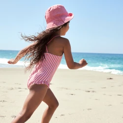 Wendbarer Hut mit Gänseblümchen-Motiven mit LSF 50+