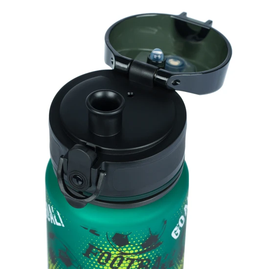 Tritan-Trinkflasche Fußball 500 ml mit praktischem Verschluss und fröhlichem Motiv.