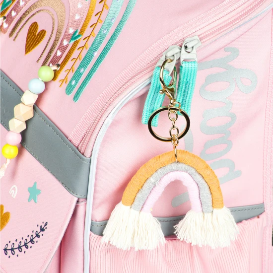 Regenbogenrosa Schultasche der Marke BAAGL