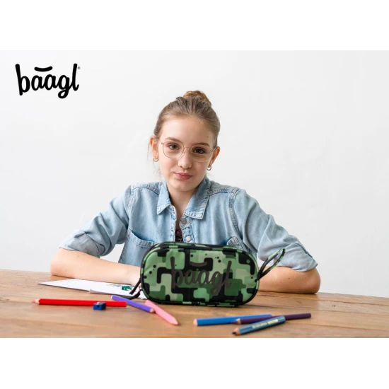 Federmäppchen Grün mit modernem Design und praktischen Funktionen, ideal für die Organisation von Schulbedarf.