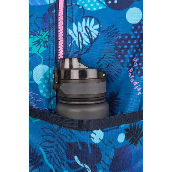 Schulranzen Jack on Wheels Stitch Blue mit zwei geräumigen Fächern und reflektierenden Elementen für die Kindersicherheit.