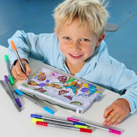 Schmetterlings-Federmäppchen zum Ausmalen mit Markern von eatsleepdoodle