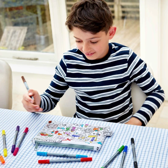 Märchen- & Legenden-Federmäppchen zum Ausmalen mit Filzstiften von eatsleepdoodle