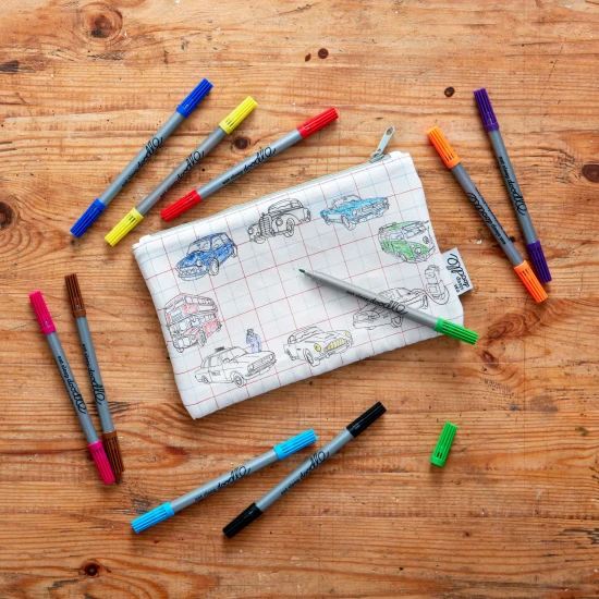 Federmäppchen mit Rädern zum Ausmalen mit Markern von Eatsleepdoodle