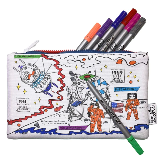 Space Explorer Federmäppchen zum Ausmalen mit Markern von eatsleepdoodle